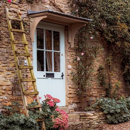 Quirky Tiny Home In York Moors Exterior photo